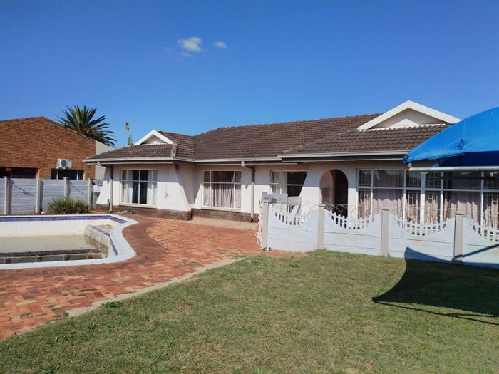 For Sale: House in Stilfontein Central with pool, garage, and multiple living areas.