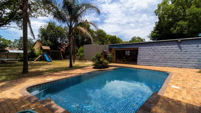 Brackenhurst House For Sale: 3 Bedrooms, Pool, Study, Flatlet Potential, Solar Panels.