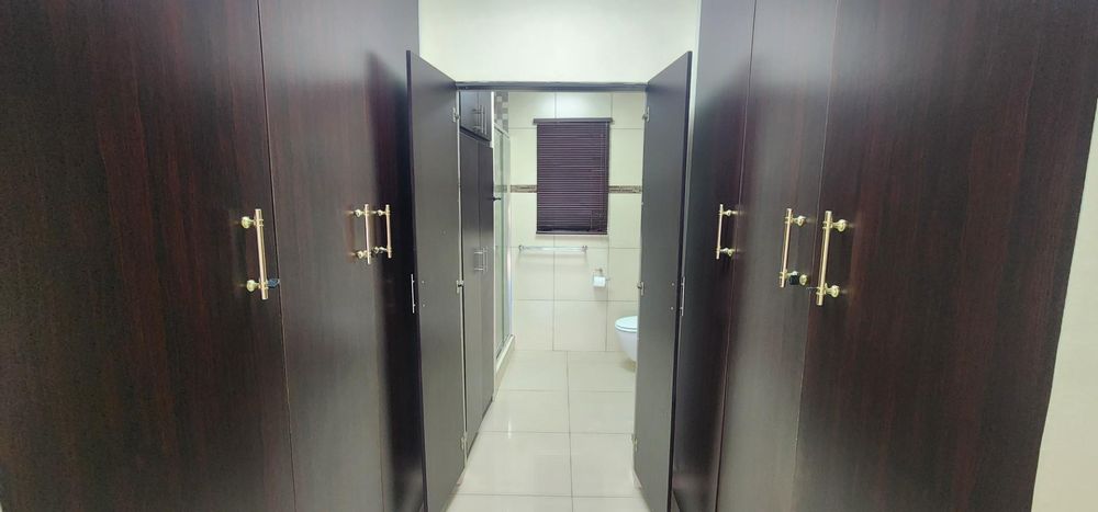 Loads of Cupboard Space