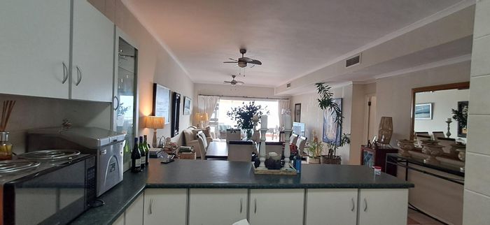 Umdloti Beach Apartment For Sale: 3 Bedrooms, Pet-Friendly, Pool, Beach Access.