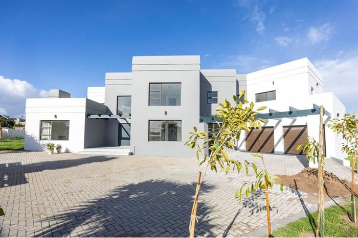 For Sale: Spacious 5-Bedroom House in Myburgh Park with Entertainment Room and Garden.