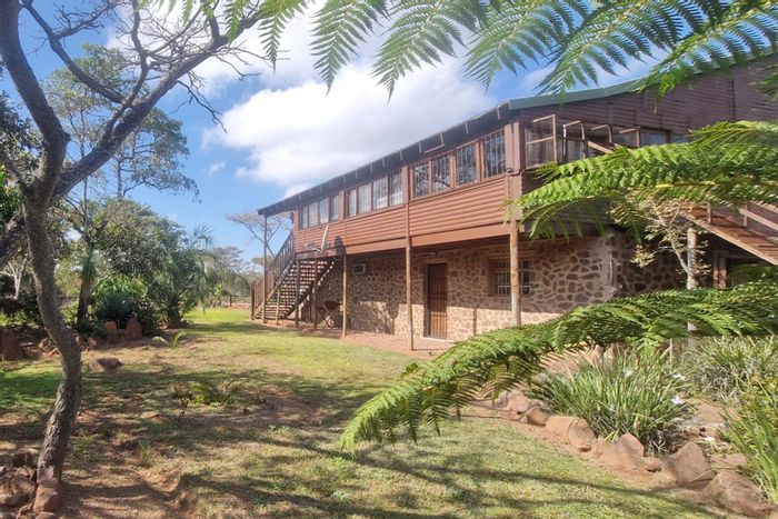 House for Sale in Bela Bela Rural: Wildlife estate, pool, clubhouse, and flatlet.