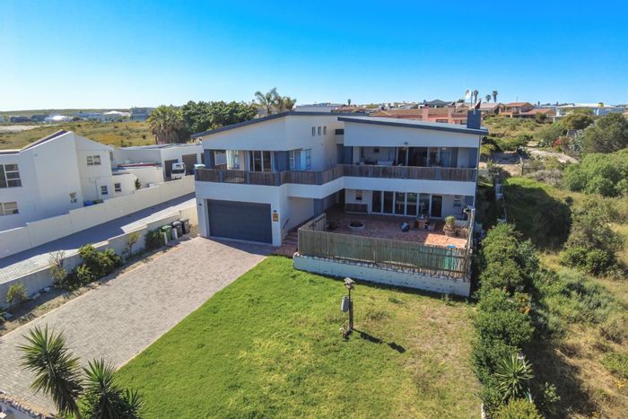 Myburgh Park House For Sale: 5 en-suite bedrooms, sea views, entertainment areas.