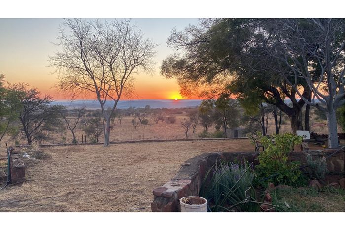 For Sale: 21ha Farm in Cullinan Rural with multiple homes, barns, and boreholes.