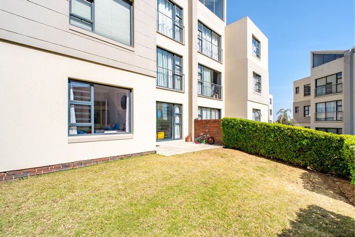 For Sale: 3-Bedroom Apartment in Beverley with Pool, Patio, and Garden Access.