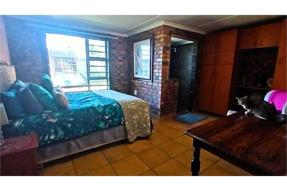 4th Bedroom with en-suite bathroom