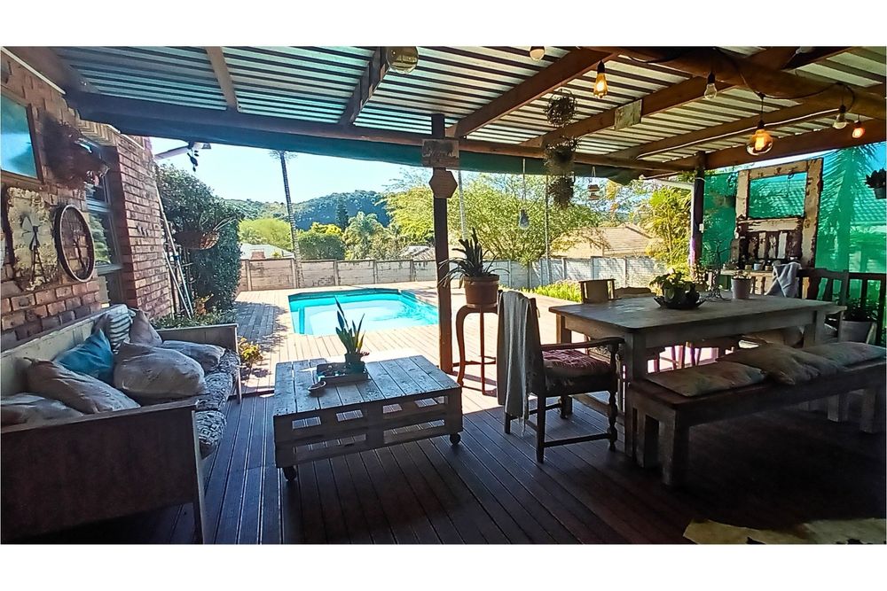 Undercover entertainment area