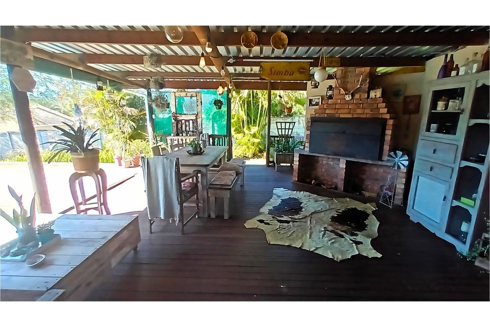 Undercover entertainment area