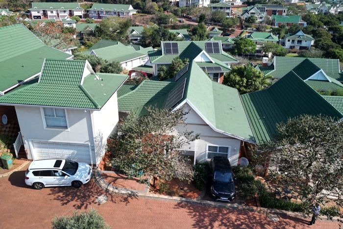 Townhouse For Sale in Kindlewood Estate: 3 beds, air conditioning, security, and playground.