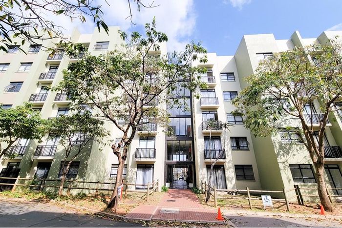 2-Bedroom Apartment for Sale in Umhlanga Ridge with Pool and 24-Hour Security.