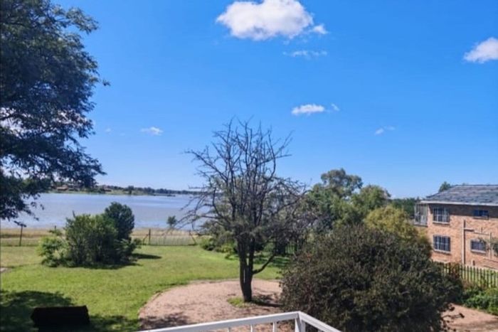 For Sale: Spacious 5-bedroom house in Oranjeville Central with Jacuzzi and ample parking.