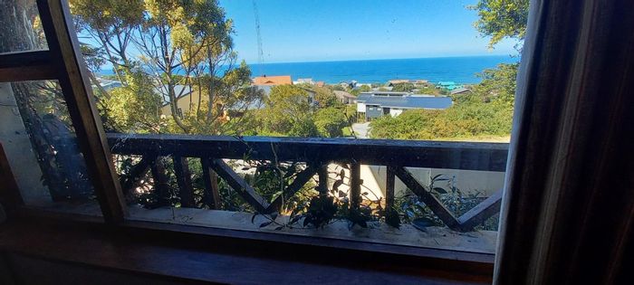 Brenton On Sea House For Sale: Ocean views, flat, spacious deck, and potential income.