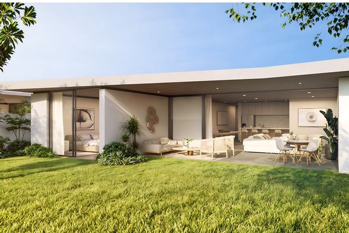 For Sale: House in New Salt Rock City with clubhouse, padel courts, and gardens.