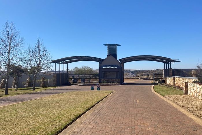 Vacant Land Residential for Sale in Bronkhorstspruit Rural, 10,000 m² canvas awaits.