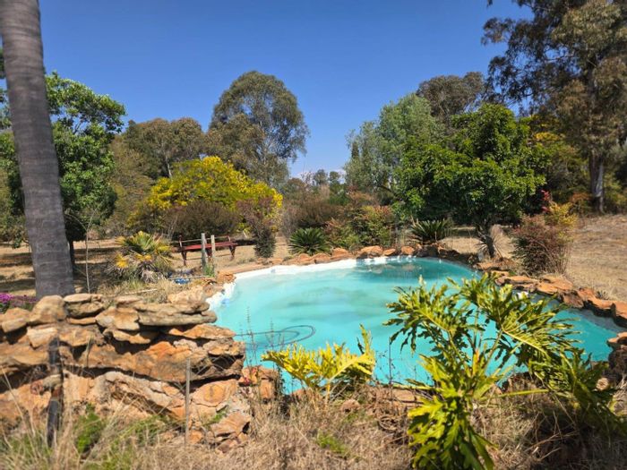 Farm for Sale in Nestpark AH: 2.5ha, 3 Bedrooms, Pool, Two Boreholes.