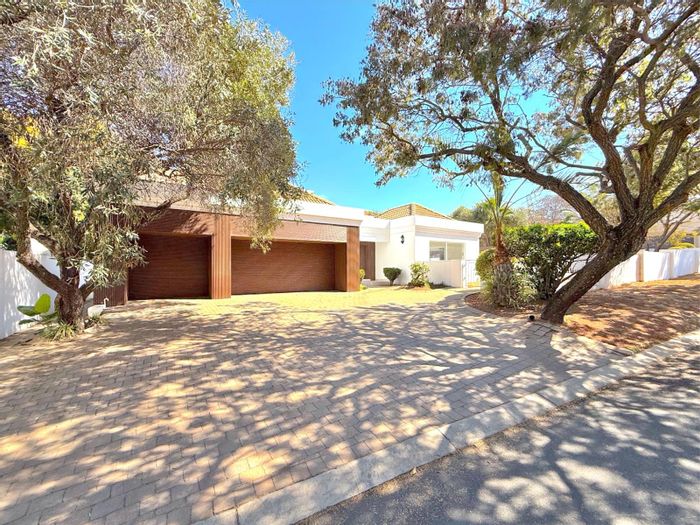 Dainfern House For Sale: 4 beds, pool, garden, triple garage, inverter.