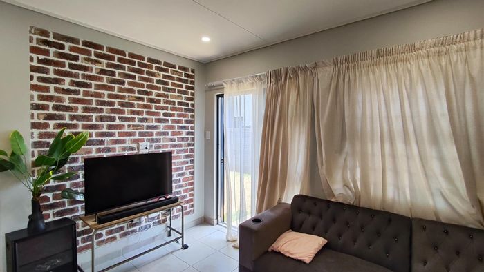 Albertsdal House For Sale: Secure estate, 3 beds, parks, school, and daycare.