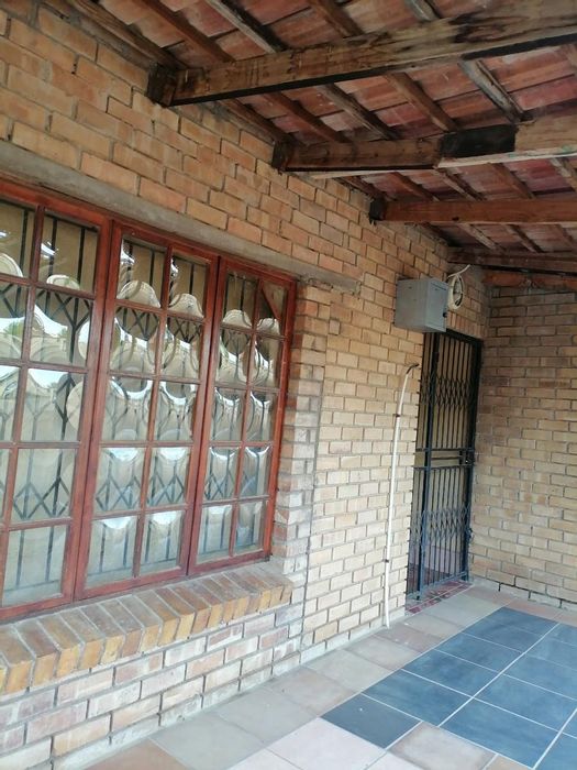 For Sale: 3-bedroom house in Seshego with spacious yard and investment potential.