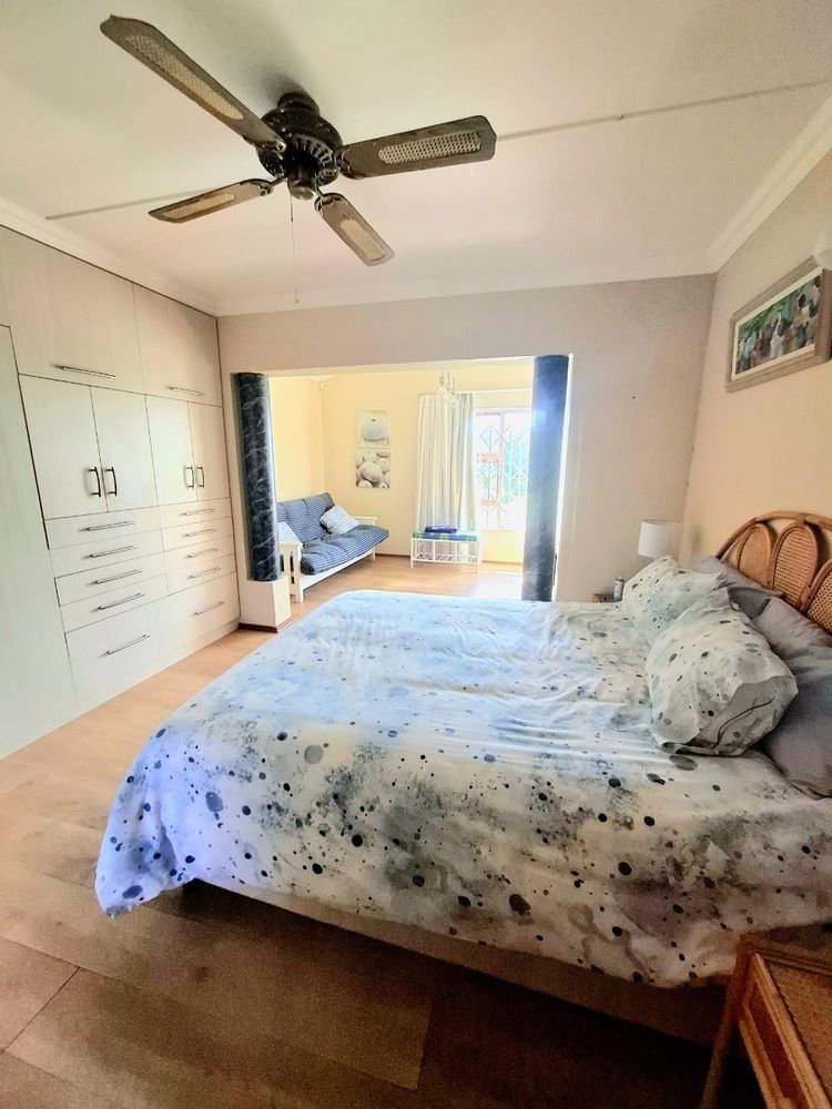 Main Bedroom with Sun/Study Room