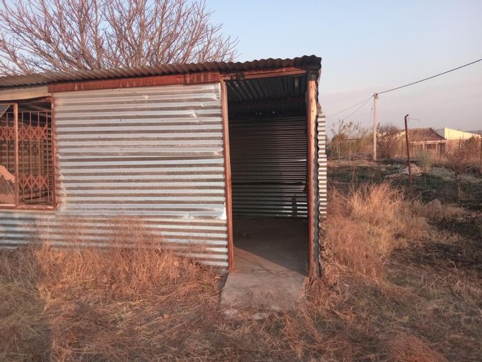 Vacant residential land for sale in Seshego, 800sqm near amenities and schools.
