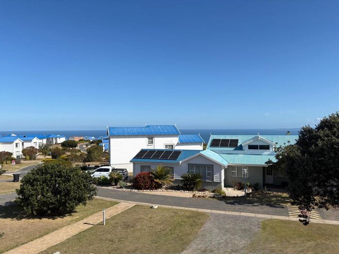 For Sale: Lodge at Pinnacle Point Golf Estate, 2 bedrooms, golf course access.