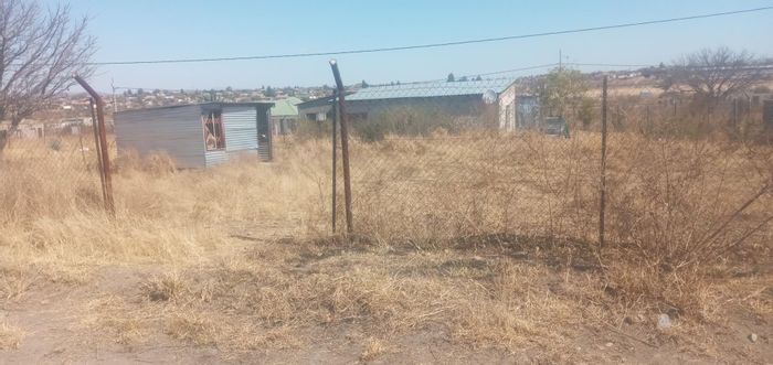 Vacant land for sale in Seshego, 900 m² near tarred road access.