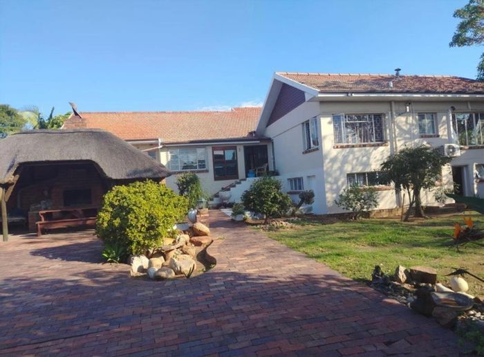 For Sale: Spacious 4-Bedroom House in Despatch Central with multiple workspaces and outdoor amenities.