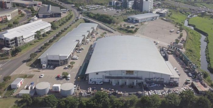 House To Rent in Riverhorse Valley: 2 bathrooms, high visibility, easy access.