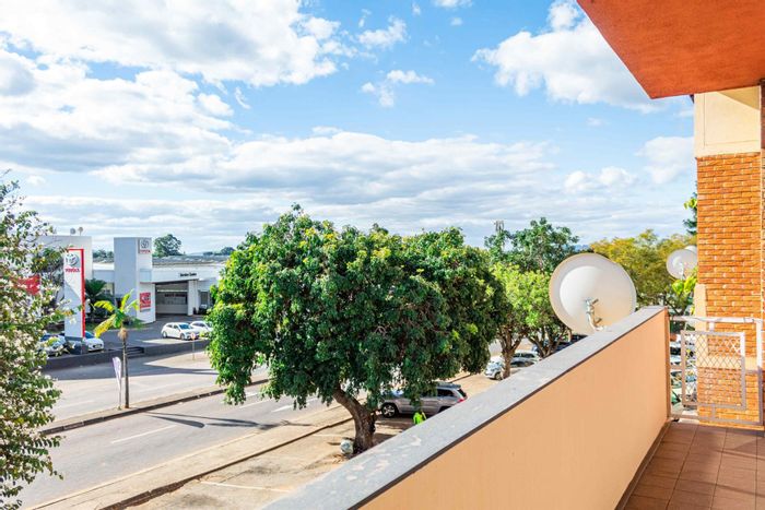 For Sale: 3-Bedroom Apartment in White River Central, near amenities and transport.