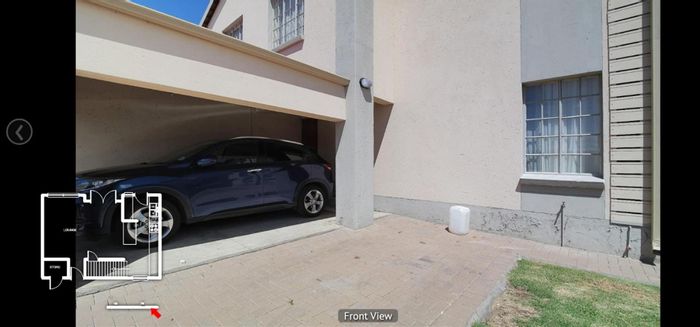 Apartment For Sale in Witbank Ext 10 – Secure complex, 3 bedrooms, garage included.