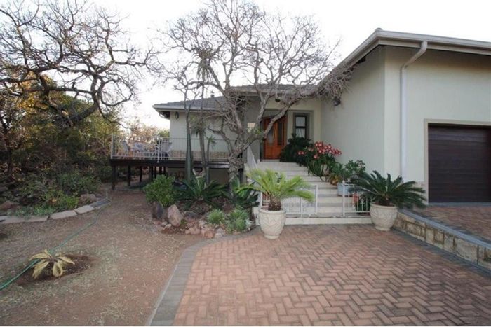 For Sale: House in Intaba-Indle Wilderness Estate with 3 en-suite bedrooms, wildlife access.