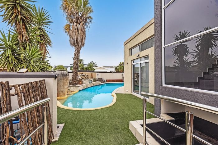 For Sale: Spacious 8-Bedroom House in Tygerdal with Dual-Living and Pool.