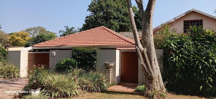 For Sale: House in Kwambonambi Central with pool, flatlet, and secure parking.