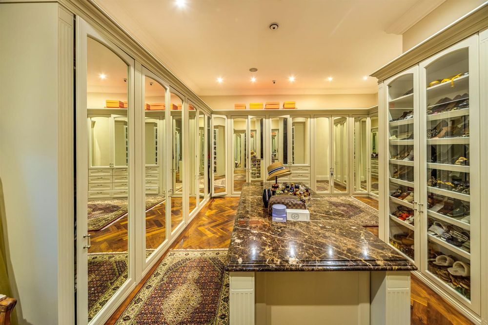 Main suite dressing room (hers)