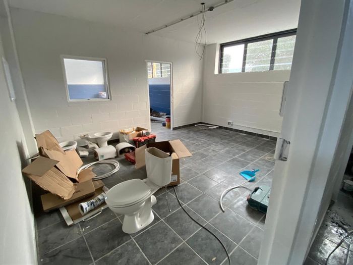 House to Rent in Retreat: Spacious layout, easy access, and secure parking.