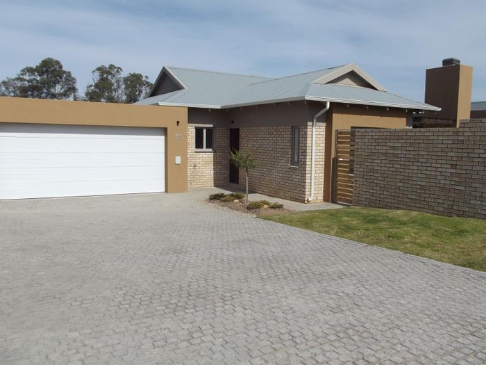 For Sale: 3-Bedroom House in Mooikloof Country Estate with Double Garage and Braai Area.