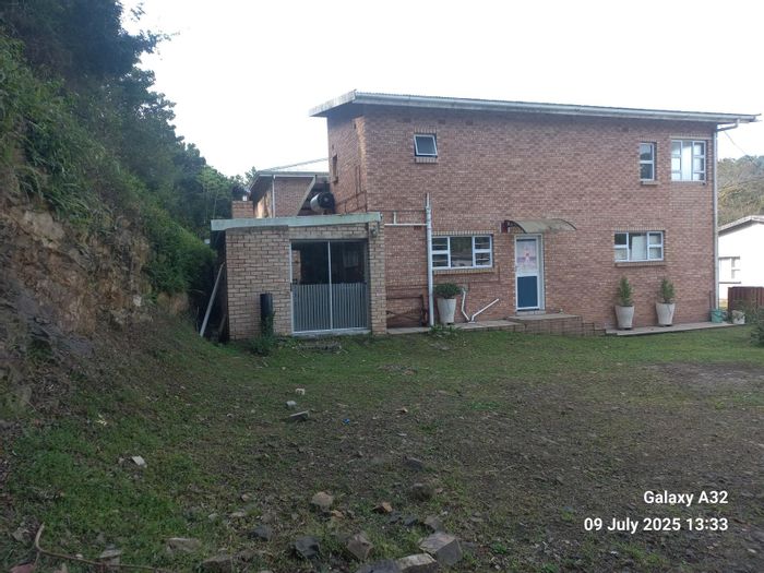 For Sale: House in Ifafa Marine with pool, braai room, and garage.