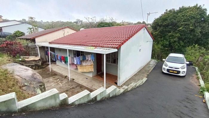 House for Sale in Trenance Park: 3 Bedrooms, pet-friendly, near nature reserve.