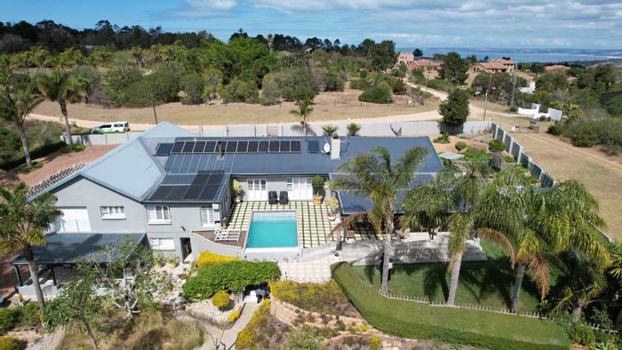 For Sale: Spacious 6-bedroom house with cottages, pool, and expansive gardens in Groot Brakrivier Central.