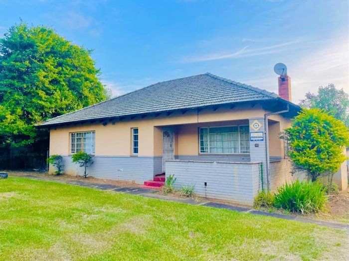 For Sale: Scottsville House with 5 bedrooms, flatlet, and prime rental location.