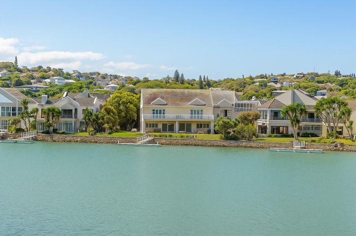For Sale: House in Royal Alfred Marina with private jetty and independent apartment.