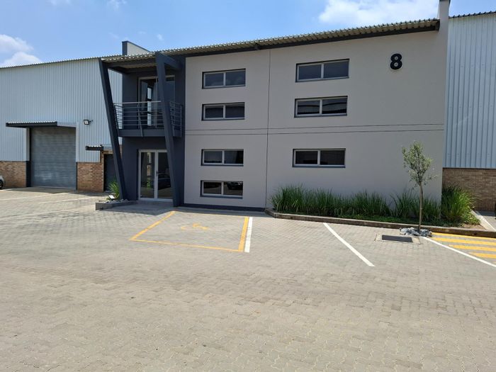 Commercial Warehouse and Office Block To Rent in Knopjeslaagte AH with 24-hour security.