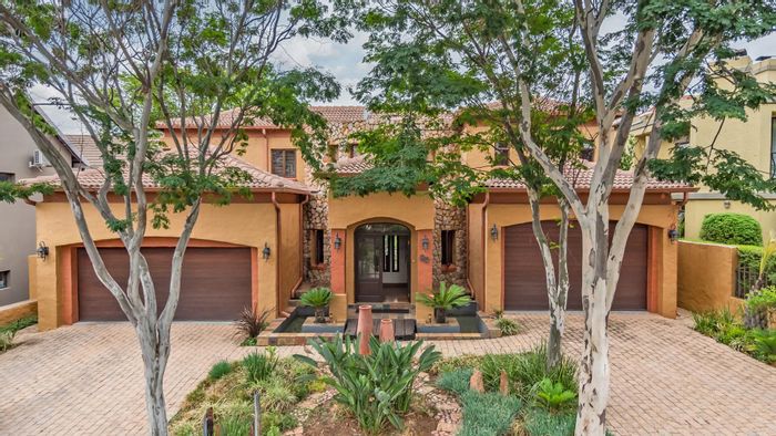 For Sale: House in Featherbrooke Estate with 5 bedrooms, 5 bathrooms, and spacious layout.