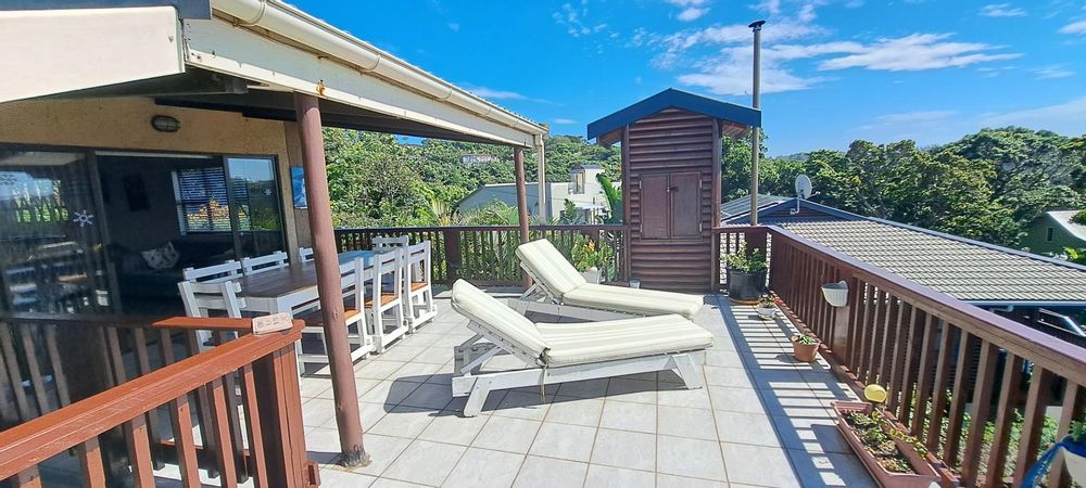 Second floor entertainment area