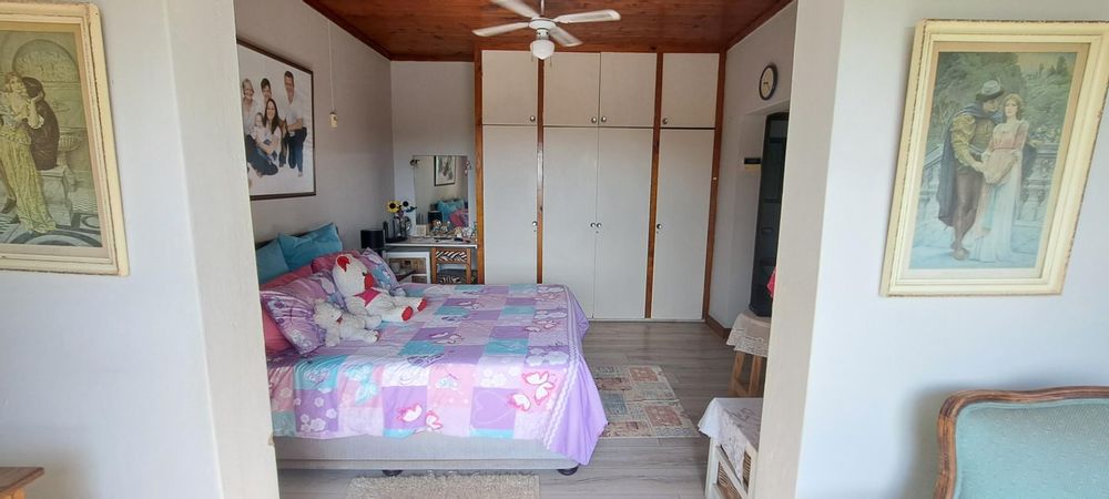 Main bedroom- Floor 1