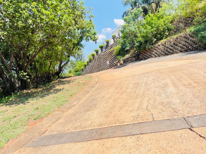 Vacant Land Residential For Sale in Kosmos Ridge - 1000m², wildlife, security, convenience.