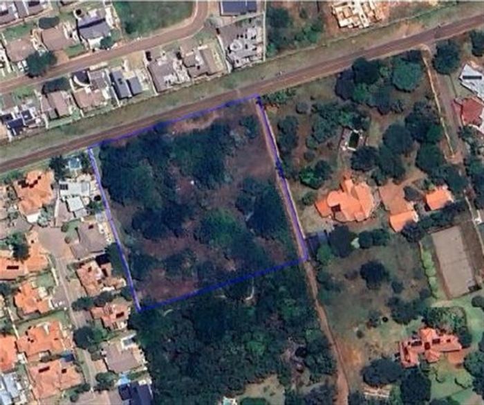 Raslouw AH House For Sale: Spacious layout, prime location, and approved development plans.