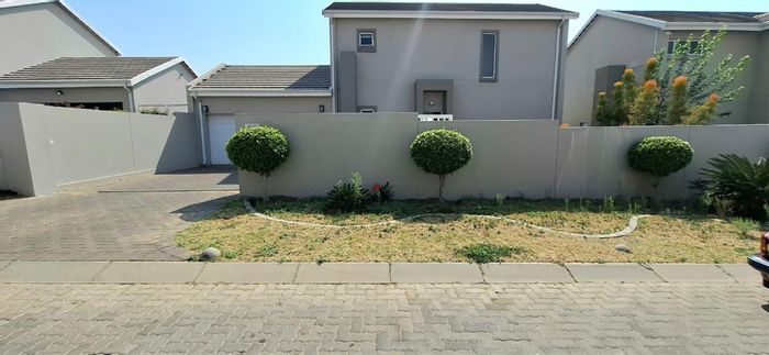 For Sale: House in Blue Hills with garden, security, and convenient access.