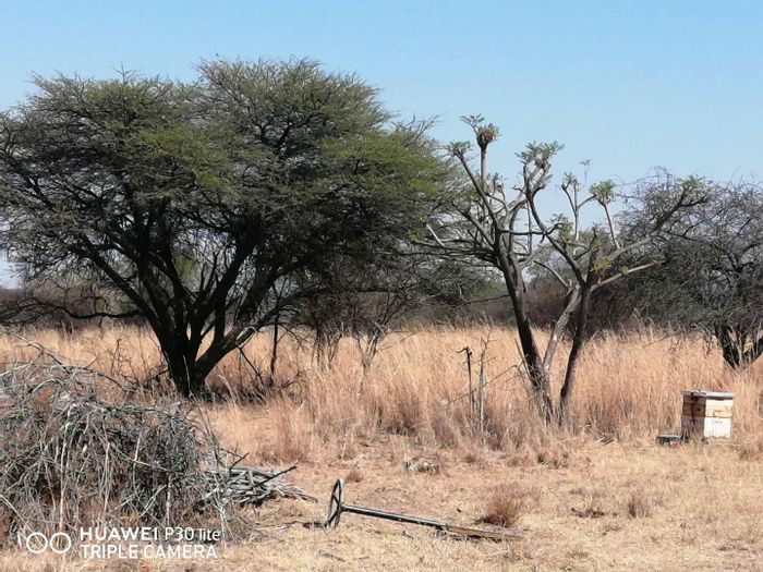 Kromdraai Vacant Land Residential For Sale: 8.5ha with borehole, fenced, fruit trees.