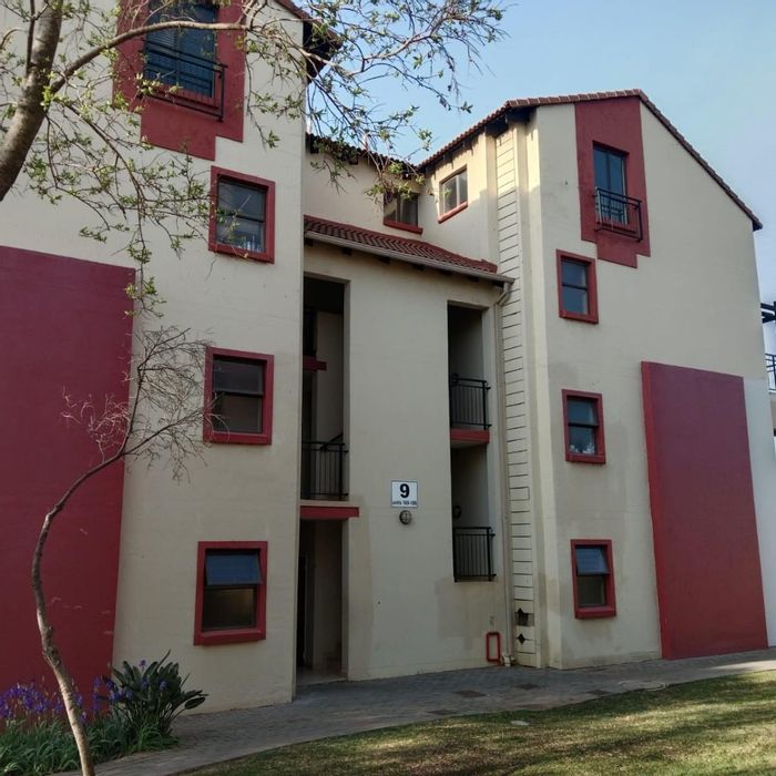 For Sale: 1-Bedroom Apartment in Hazeldean with security, communal areas, and fiber internet.